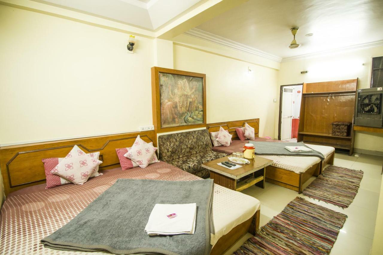 Hotel Gujarat Palace Ujjain Exterior foto